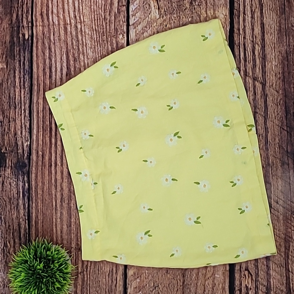 forever 21 yellow linen daisy Embroidered  skirt
